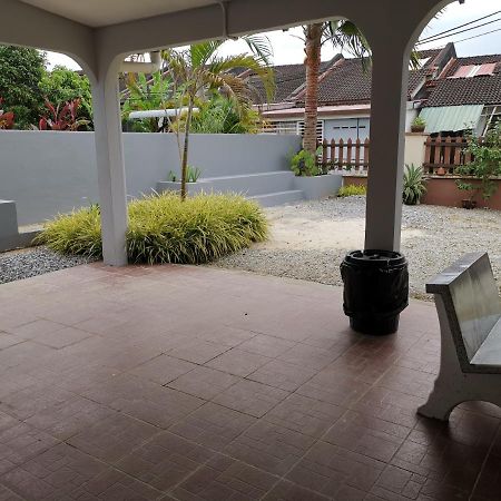 Desa Kemboja Homestay Pantai Cenang  Extérieur photo