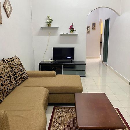 Desa Kemboja Homestay Pantai Cenang  Extérieur photo