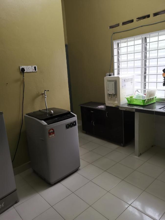 Desa Kemboja Homestay Pantai Cenang  Extérieur photo
